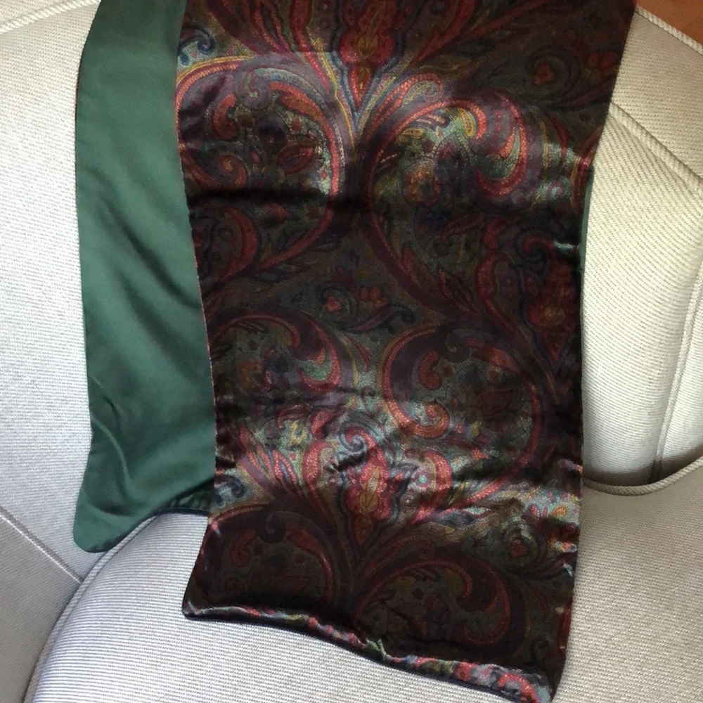 Fashionable Polo by Ralph Lauren Double layered Paisley pattern scarf. Italy